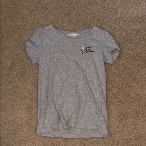 grey t shirt